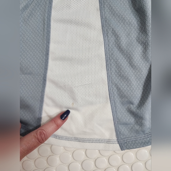 Loose fitting Athletic tank - Picture 4 of 6